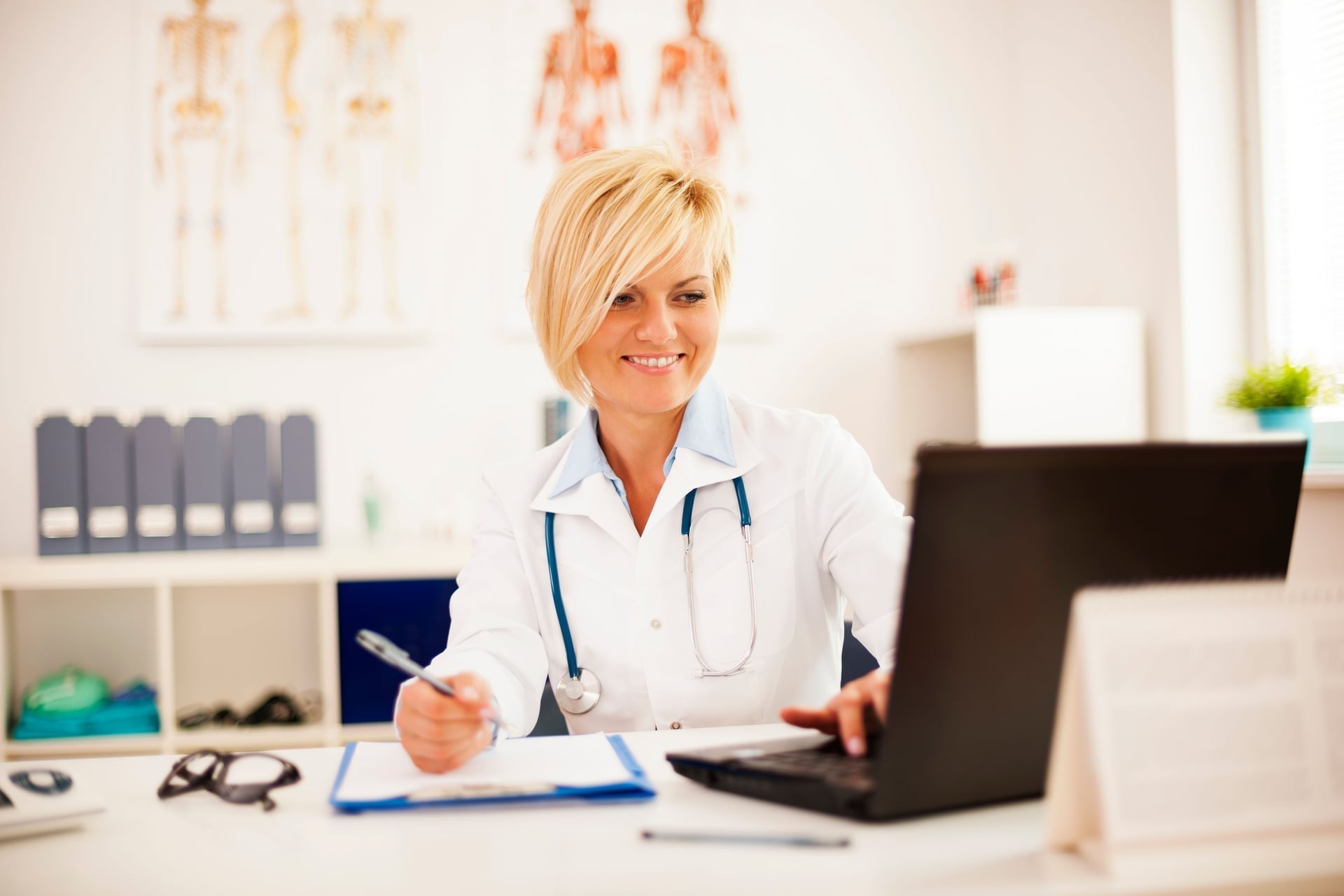 Tests de mémoire en ligne à domicile pour l'étude PREDICTOM - Parcours simple et peu contraignant